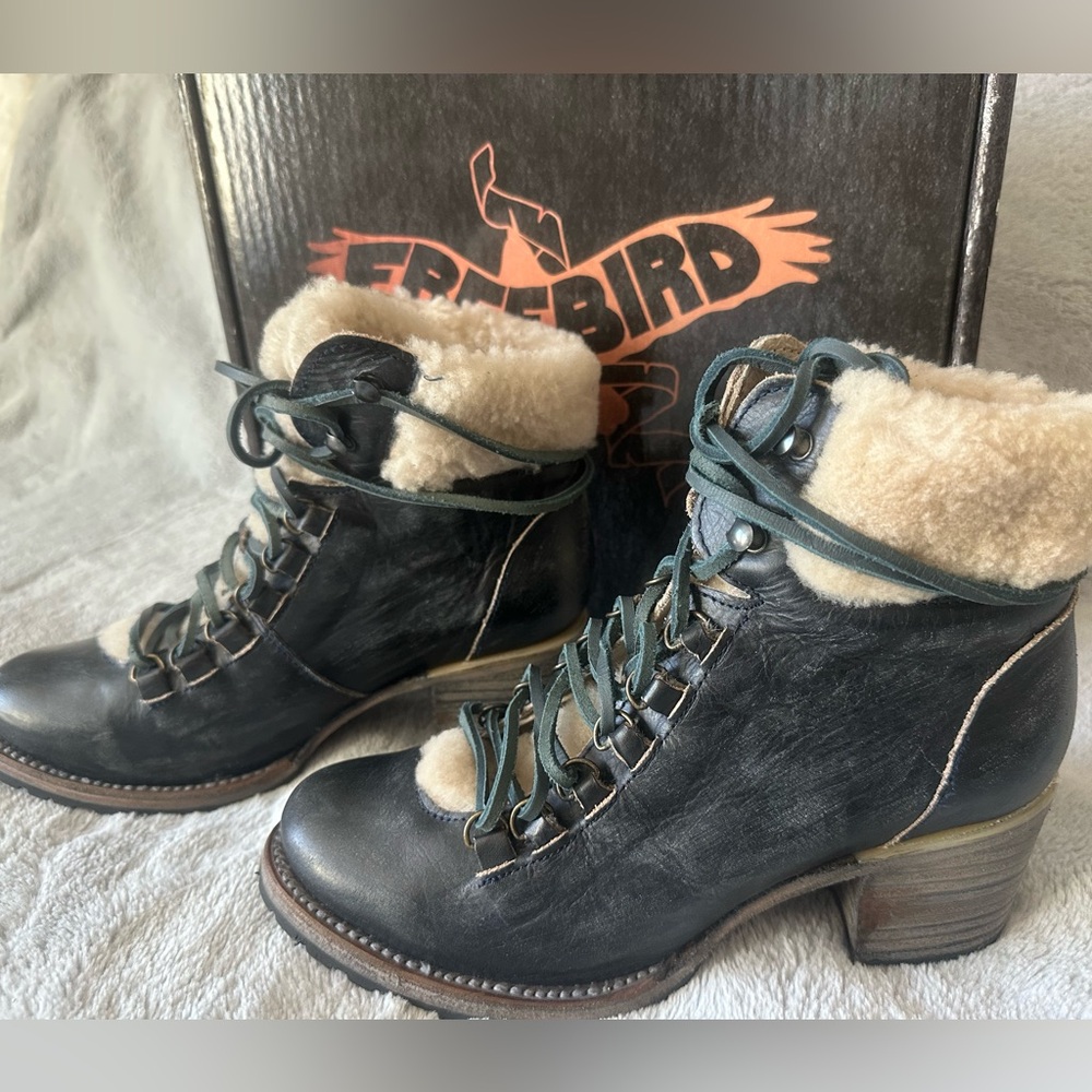 Freebird Norway boots, navy